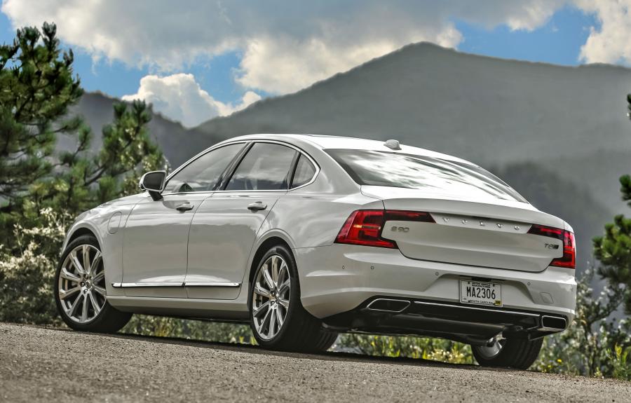  Volvo S90 T8 Inscription 2017 года  (NA) (фото 8 из 11)